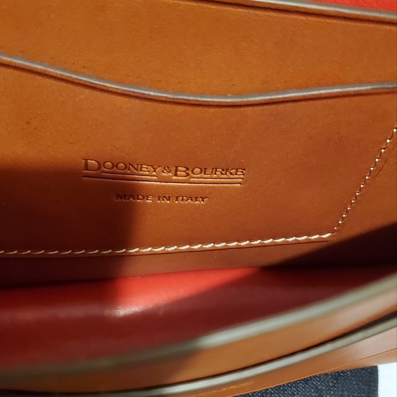 Dooney & Bourke Vachetta Saddle Clutch Bag ~ NWT - Picture 5 of 11